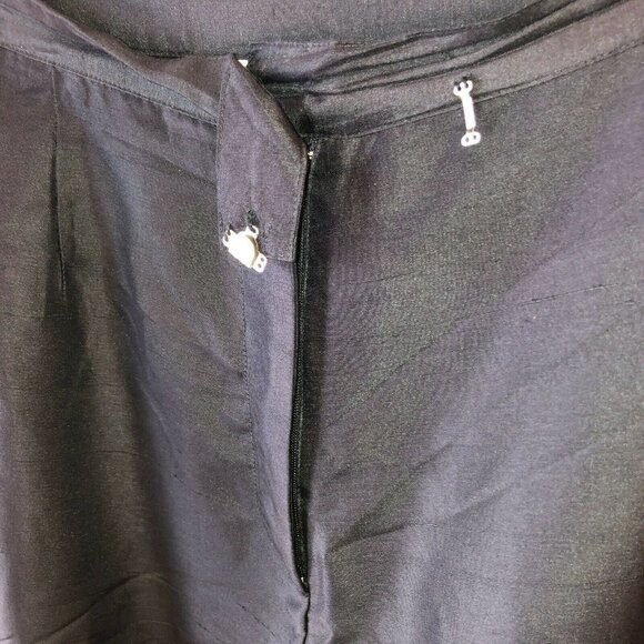 Silks by ISC Medium Lined Black Silk Pleated Pants - Picture 5 of 8